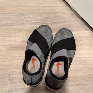 Nike women’s Slip-On training sneakers
